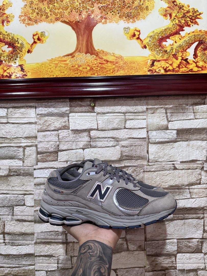 New balance 2002r “Grey” | 9 MEN (Category: Sneakers) located in Marikina City. Submitted by s_ng_s009 (Listing ID 1463584030, Image 2). Description: Authentic 9 men Excellent condition No box 2200 + sf.