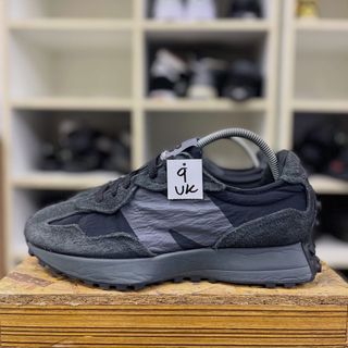 (Category: ) located in . Submitted by sneakers.too (Listing ID 1463633948, Image 1). Description: .