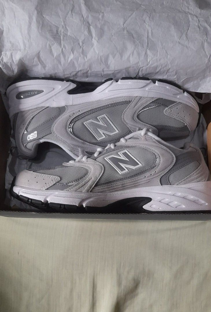 NEW BALANCE N530 (Category: Sneakers) located in Quezon City. Submitted by kikay_2010 (Listing ID 1463619579, Image 1). Description: New balance N530 brand new never been used malaki lang sa paa, size 9.5 us.