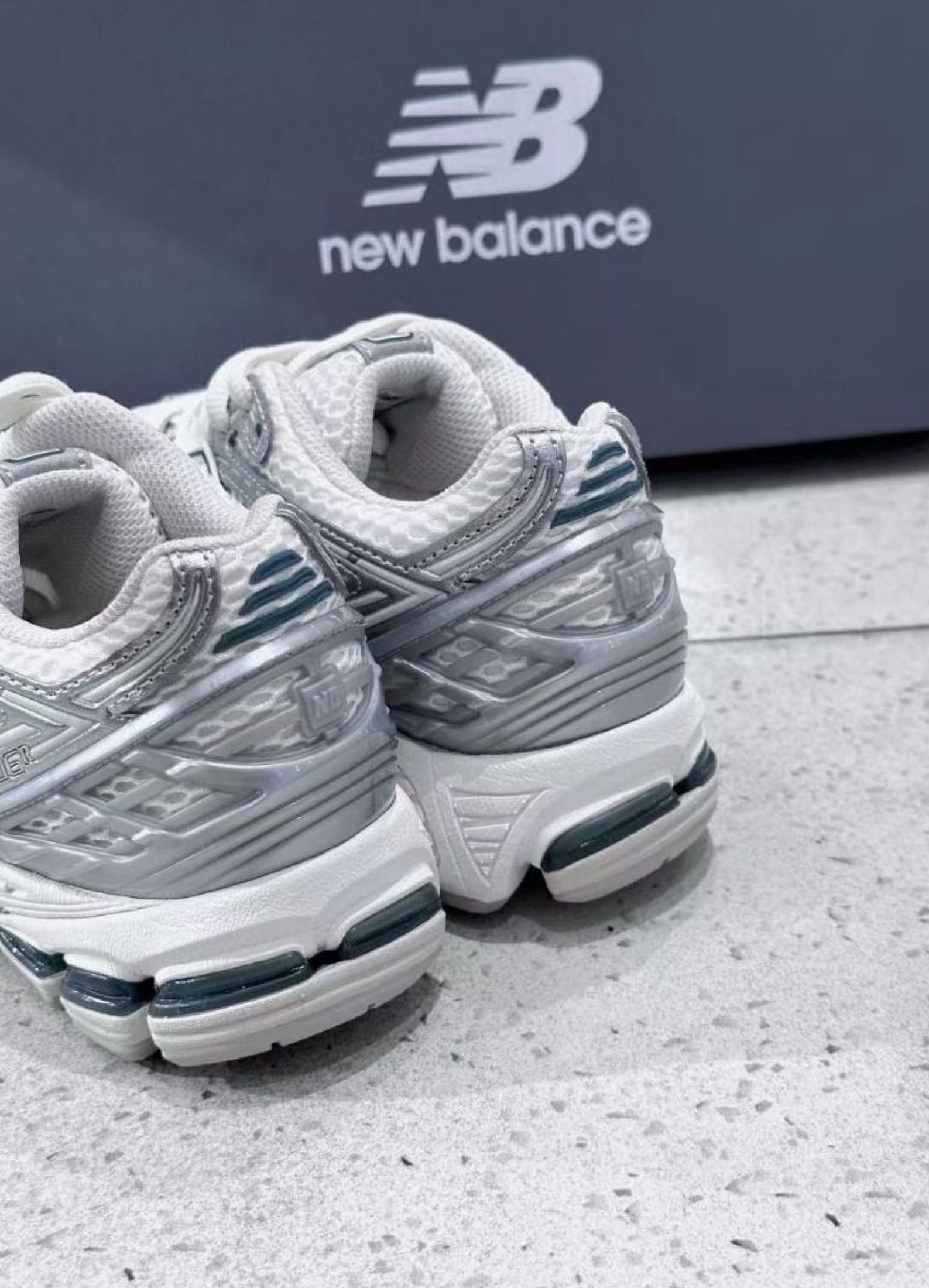 New Balance NB 1906R （分類：波鞋）位於 Hong Kong。 由 coolmoonon 提交（商品編號 1463687187，圖片 4）。簡介： ★ New Balance ★ New Balance NB 1906R 全新商品 順豐包郵（站/上門） 貨到付款 📌 不設面交 📸 落單3日發相確認。