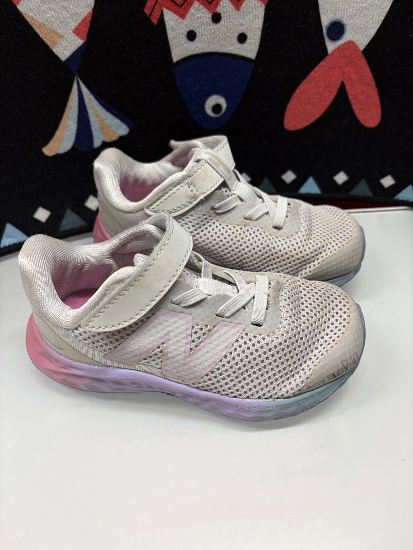 New Balance sneakers (Category: Babies & Kids Fashion) located in Manila. Submitted by urbanwear (Listing ID 1463683209, Image 1). Description: .