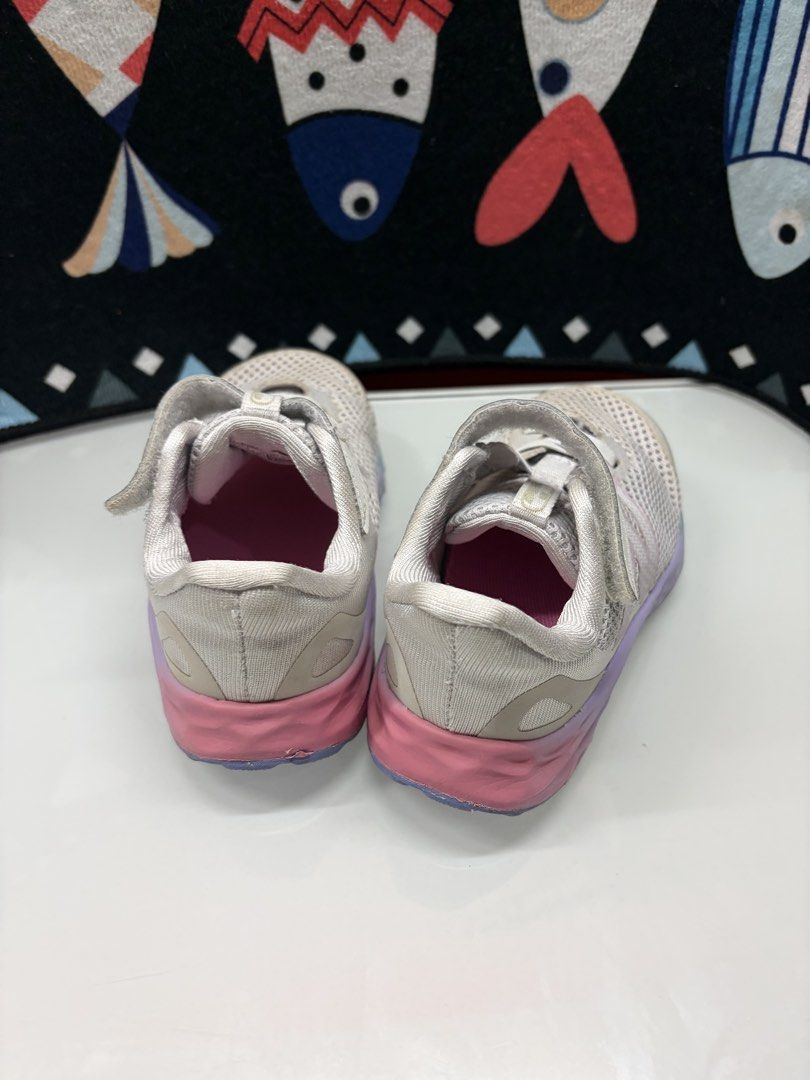 New Balance sneakers (Category: Babies & Kids Fashion) located in Manila. Submitted by urbanwear (Listing ID 1463683209, Image 2). Description: .