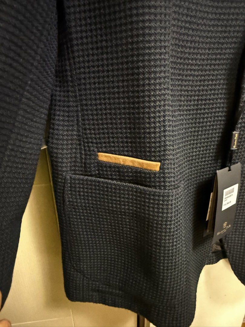 New Massimo Dutti Extrafine Wool Blazer size 56 (Category: Coats, Jackets and Outerwear) located in Pasig City. Submitted by davedeleon (Listing ID 1463597186, Image 3). Description: - Dark navy blazer - new with tag - Made from 100% extrafine wool - Textured houndstooth-like pattern - Classic two-button closure - Notched lapels - Suede trim on chest pocket and pocket flaps - Fully lined interior with inner pockets - Versatile for smart casual an