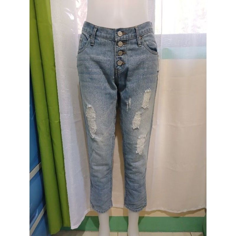 Next jeans (Category: Jeans) located in Naguilian. Submitted by impulsive.buyer02 (Listing ID 1463657941, Image 1). Description: size 28.