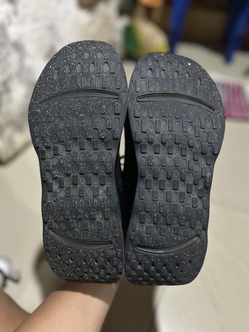 Nike (Category: Sneakers) located in Cebu City. Submitted by cyrilk1cks (Listing ID 1463635937, Image 3). Description: .