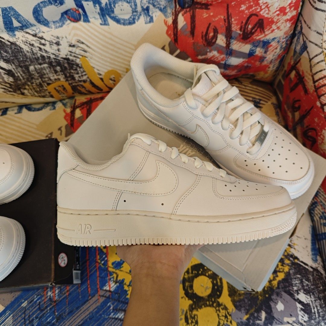 Nike Air Force 1 '07 White Sneakers (Category: Sneakers) located in Iloilo. Submitted by teezeewhyyy (Listing ID 1463660418, Image 1). Description: .