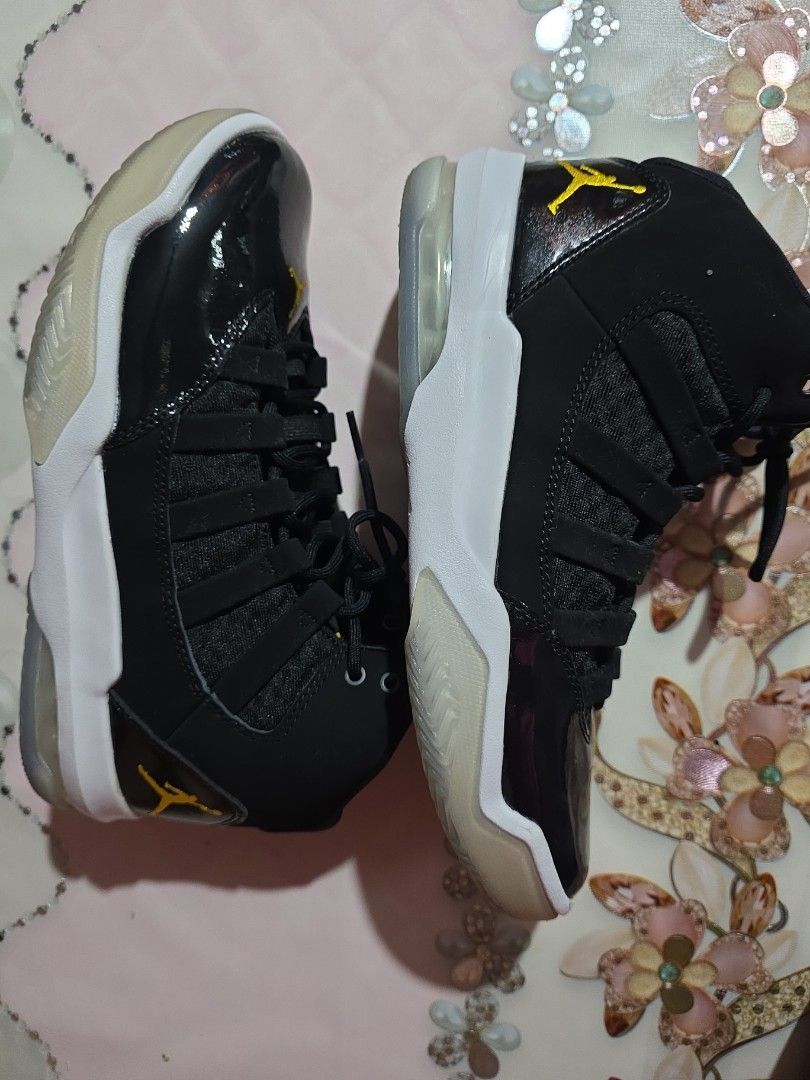 Nike air jordan (Category: Sneakers) located in Manila. Submitted by meriux2026 (Listing ID 1463621506, Image 3). Description: used but like new US bought.