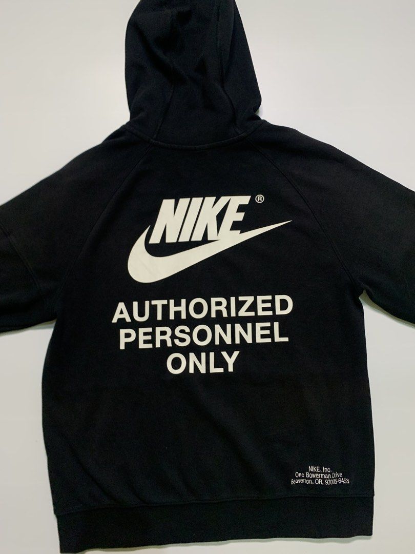 NIKE A.P.O TRACK JACKET🔥 (Category: Coats, Jackets and Outerwear) located in Manila. Submitted by cernalronj17593 (Listing ID 1463608549, Image 2). Description: NIKE A.P.O. TRACK JACKET🔥 (AUTHENTIC)‼️ W:21 L25 (LARGE TO MED) GOOD CONDITION‼️ COLOR RATE:8/10 HONESTLY ISSUE: MINIMAL FADES AND PINHOLE‼️.