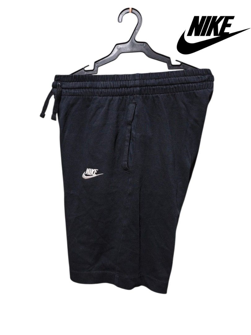 Nike Black Cotton Shorts Size M (Category: Shorts) located in Maasim. Submitted by ukayganda25 (Listing ID 1463619976, Image 1). Description: - Black Nike Shorts - 100% Cotton - Elastic waistband with drawstring - Features pockets - Size Medium - Ideal for casual wear or sports activities -26-30 waistline -17.5 length .