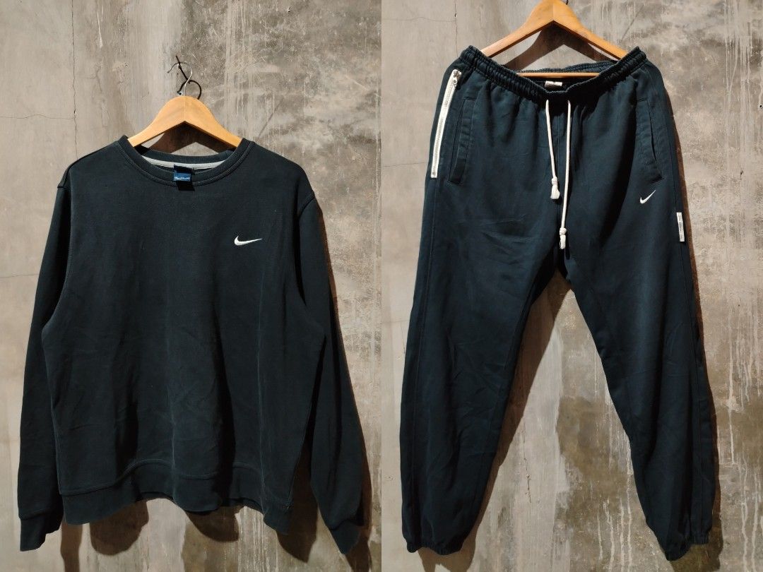 Nike Black Sweatshirt and Sweatpants Set (Category: Coats, Jackets and Outerwear) located in Tagum. Submitted by kotasallys40096 (Listing ID 1463688593, Image 1). Description: Aspack or split will do📩 LS: 24*27 Pants: 32-38 waist, 39 length Both excellent condition 📍 Color rate: 9/10 or better for both📍 Both no issue📍 💸 689 shipped aspack.