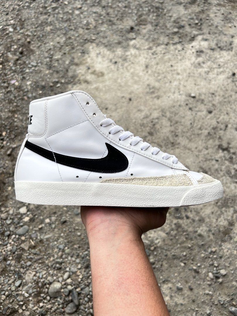 NIKE BLAZER MID ‘77 VINTAGE (Category: Sneakers) located in Cabanatuan. Submitted by thriftttttt (Listing ID 1463640190, Image 2). Description: Classic Nike Blazer Mid '77 Vintage. White leather with black swoosh. Suede accents on the toe and lace area. High-top silhouette. Great for everyday wear. These are clean and ready for a new owner..