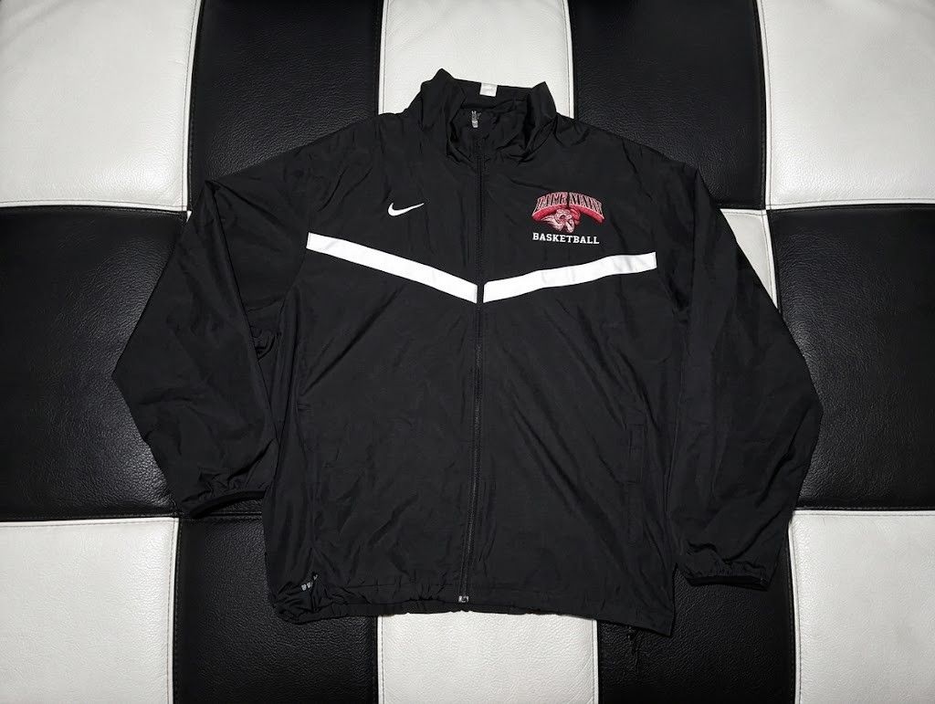 Nike Brand (Category: Coats, Jackets and Outerwear) located in Manila. Submitted by kevin_thrift1417 (Listing ID 1463707402, Image 1). Description: .