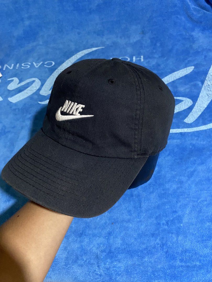 Nike cap (Category: Caps & Hats) located in Cebu City. Submitted by jerianix (Listing ID 1463631321, Image 3). Description: Nike cap Size one Good condition No issues .