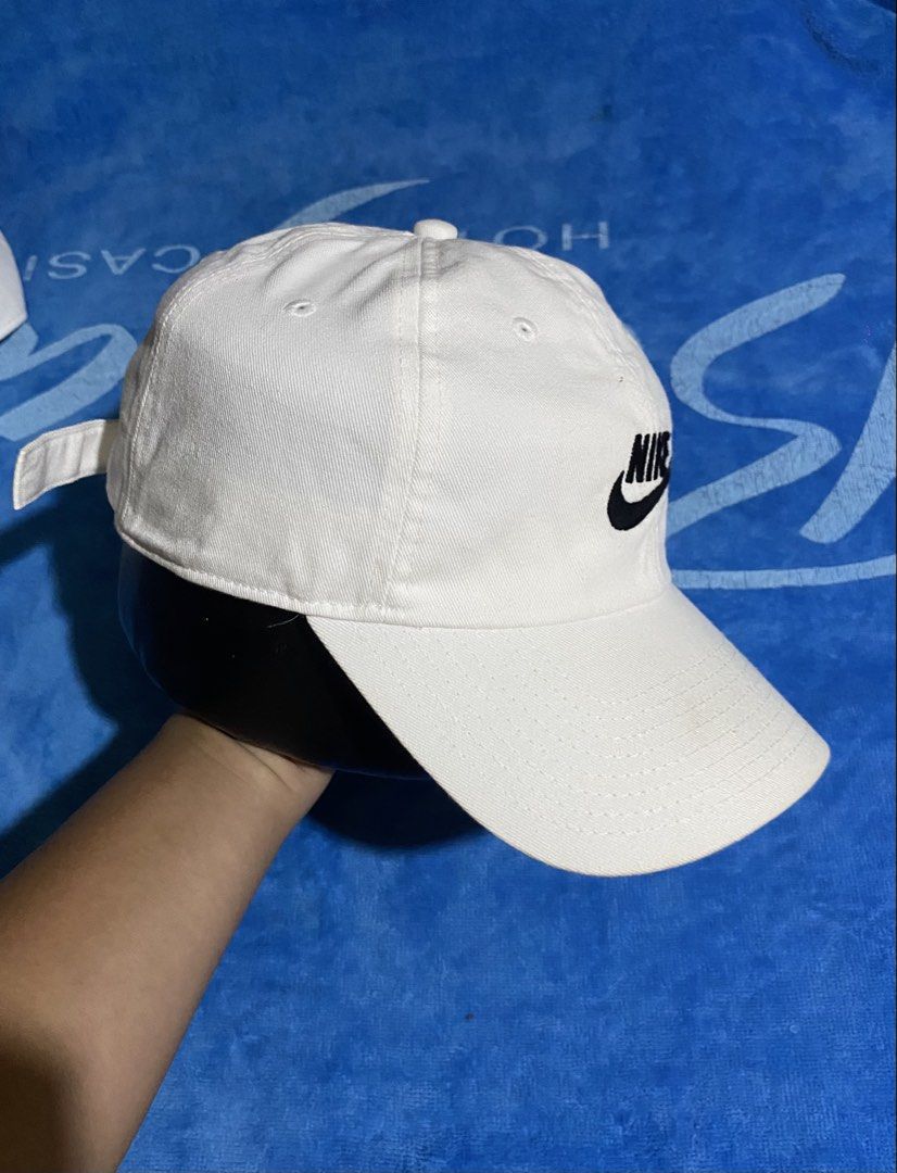 Nike cap white (Category: Caps & Hats) located in Cebu City. Submitted by jerianix (Listing ID 1463630838, Image 3). Description: Nike cap white One size Good condition No Issue .