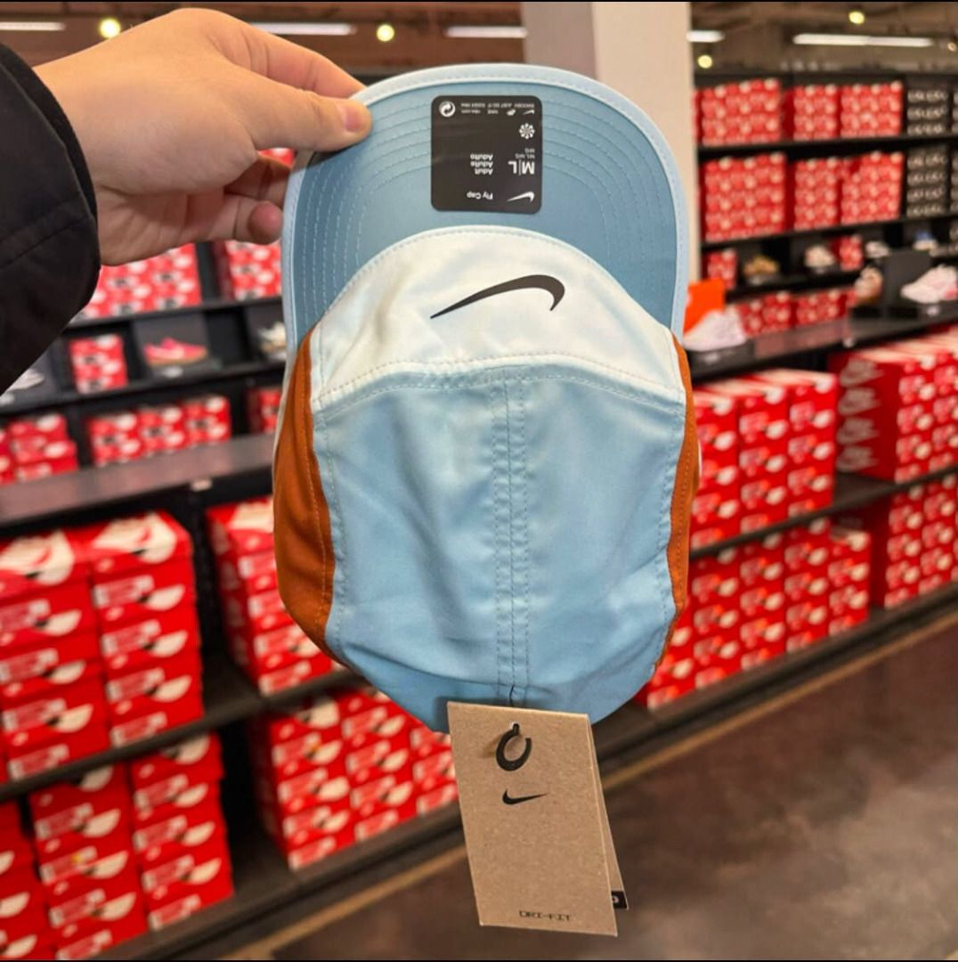 Nike Dri-FIT Fly Unstructured Swoosh Cap (Category: Caps & Hats) located in San Fernando. Submitted by fynder (Listing ID 1463704144, Image 3). Description: Nike Dri-FIT Fly Unstructured Swoosh Cap Auth With Tags Available Sizes : SM, ML, LXL 💬 DM for more Photos 📦 Fast processing (Air cargo freight) 💬 More drops daily on IG: @fynder1 🔒 Buyer protection through Carousell — shop with confidence .