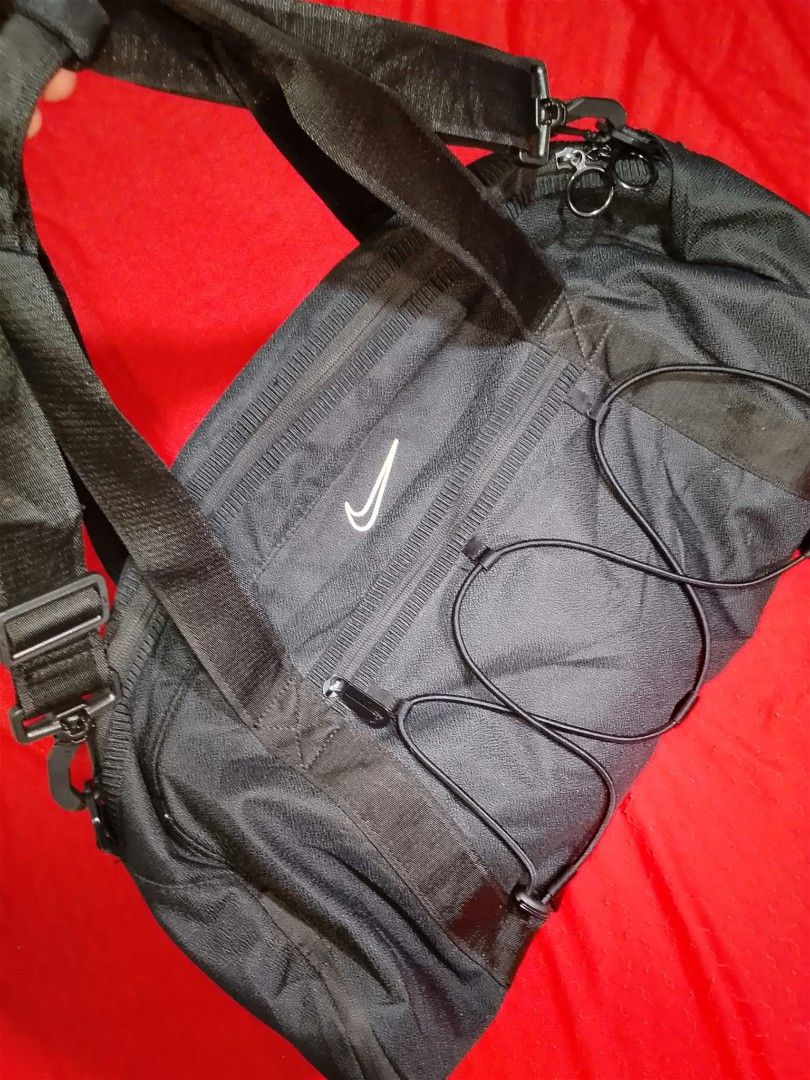 NIKE DUFFLE SLING BAG ✔️ (Category: Sling Bags) located in Manila. Submitted by ced_thrift_ph (Listing ID 1463713792, Image 2). Description: OR BEST OFFER PM📩 📍 LOCATION MANILA 📦 COURIER JNT LALAMOVE.