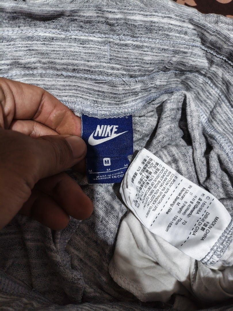 Nike Grey Heathered Shorts Size M (Category: Activewear) located in Maasim. Submitted by ukayganda25 (Listing ID 1463623561, Image 3). Description: - Grey heathered Nike shorts - Size: Medium (M) - Features a drawstring waist - Ideal for workouts or casual lounging - Please check photos for detailed condition -28-30 waistline -15 length .