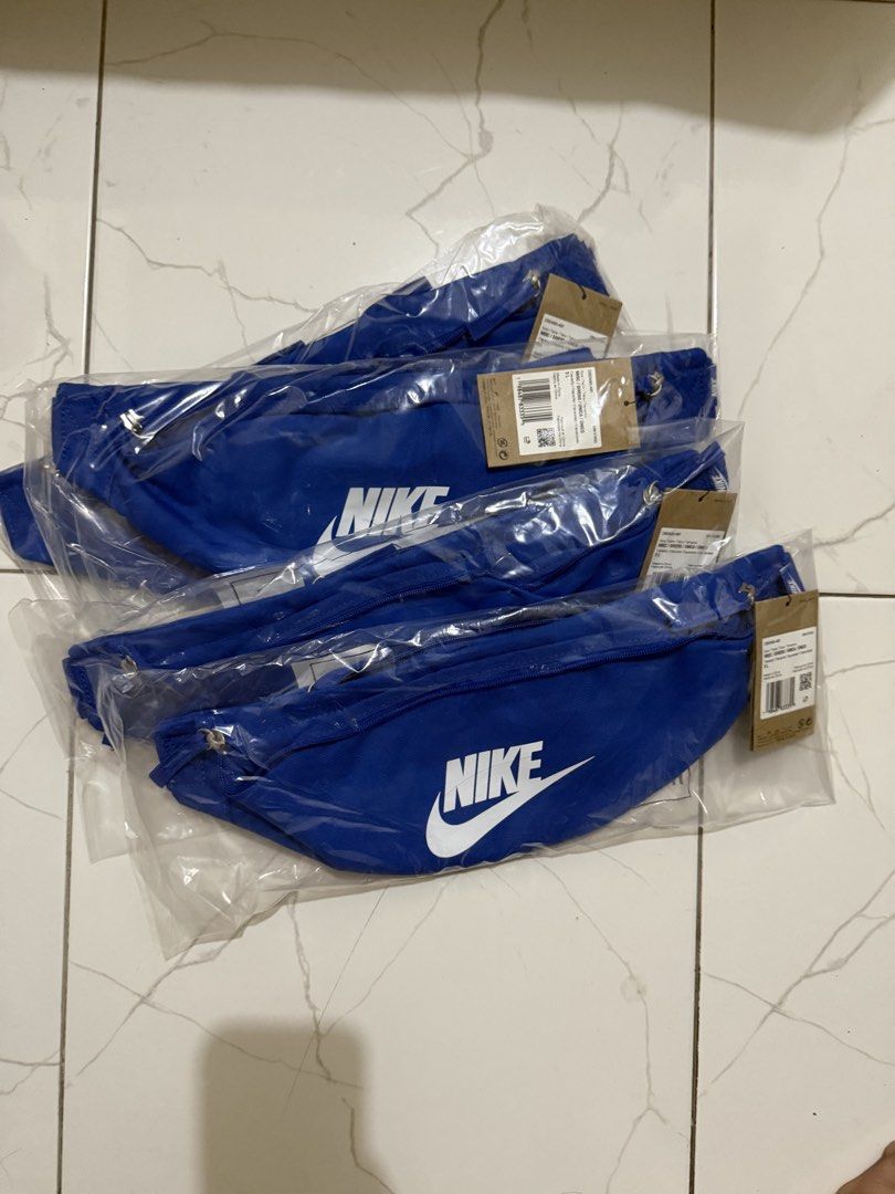 Nike Heritage Waistpack (Category: Other Sports Equipment and Supplies) located in Mandaluyong City. Submitted by civquicio (Listing ID 1463601596, Image 3). Description: .