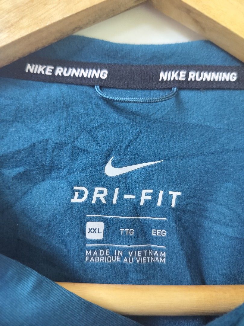 NIKE HOODED DRIFIT SLEEVELESS (Category: Activewear) located in Manila. Submitted by gcarchives (Listing ID 1463630354, Image 3). Description: FOR SALE ‼️ FOR SALE ‼️ 🔥NIKE DRI-FIT HOODED SLEEVELESS (LARGE) 27 LENGTH | 23.5WIDTH ASNEW CONDITION COLOR RATE 10/10 AUTHENTIC | COMPLETE TAGS NO ISSUE | NEED WASH.