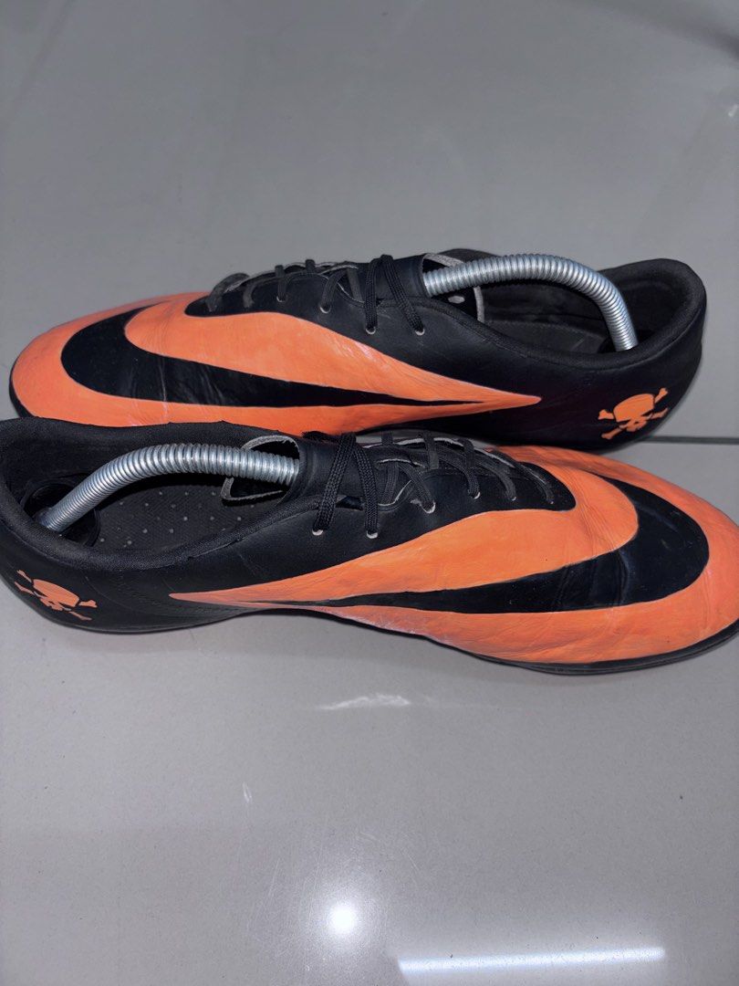 Nike Hypervenom (Category: Boots) located in Ipoh. Submitted by azriezmannn (Listing ID 1463690921, Image 2). Description: Original boot second grade 28cm Condition 8/10 Kena jahit tapak (nak saya jahit dulu pun boleh) Stud tajam lagi.