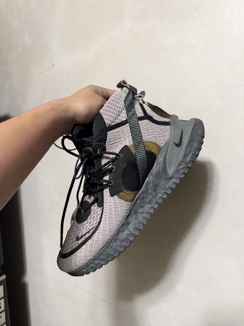 NIKE ISPA Flow 2020 SE SMOKEY MAUVE (Category: Casual Shoes) located in Mandaluyong City. Submitted by serendipityph.2016 (Listing ID 1463667598, Image 2). Description: FOR SALE: NIKE ISPA Flow 2020 SE SMOKEY MAUVE ✔️ brand new ✔️never used ✔️ SELLING FOR ONLY 5k ✔️ brand new price: 12k++ ✔️ size: men’s 8 RFS: impulsive buyer lang, hindi naman ginamit🥲🤦🏻‍♀️ (box not included. naka-acrylic case kasi 😅) PM 📩📩.