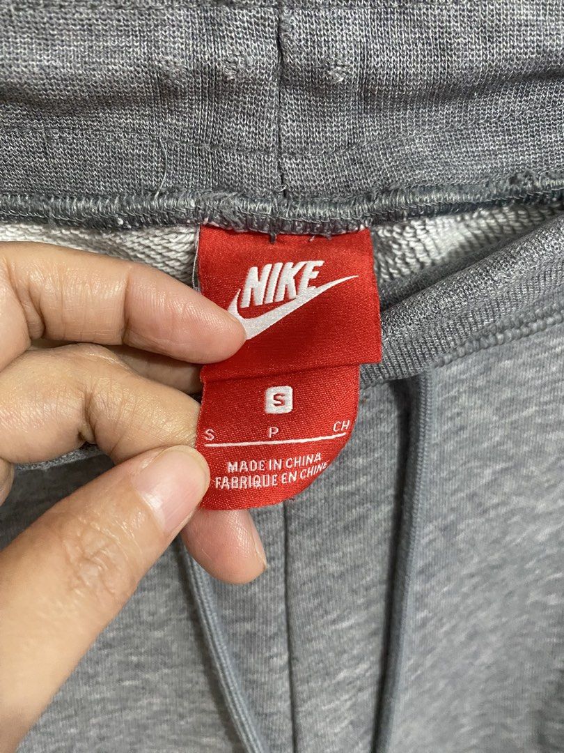 Nike joggerpants (Category: Joggers) located in Santa Maria. Submitted by jordangail (Listing ID 1463626610, Image 3). Description: 28-30x36 Nike joggerpants Rubber logo Excellent condi 9.7/10 Mine na Gcash Jnt God bless.