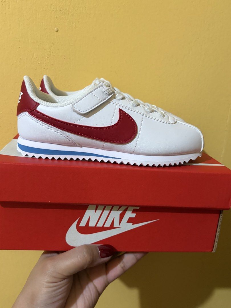 Nike Kids Cortez Easyon PSV (Category: Babies & Kids Fashion) located in Valenzuela. Submitted by kyrhq (Listing ID 1463621327, Image 3). Description: Nike Cortez Easy On Color: White, Varsity Blue, Varsity Red Size: US 10c .