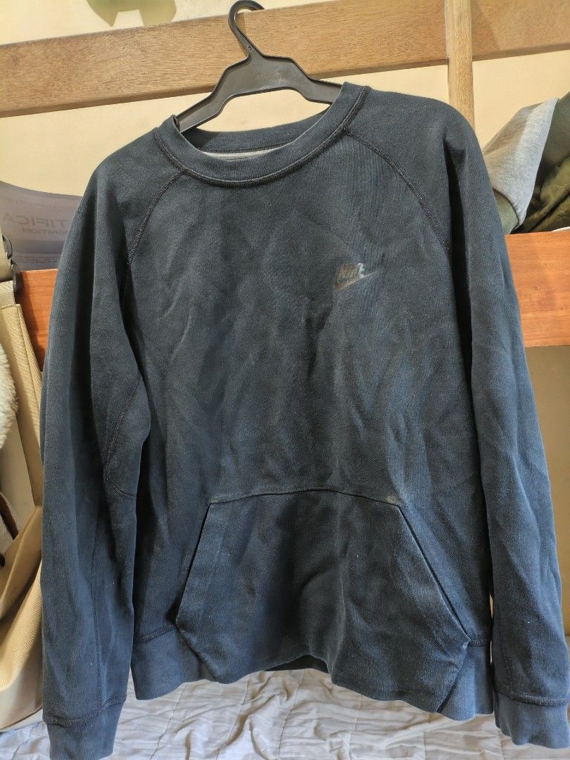 Nike longsleeve (Category: Tshirts & Polo Shirts ) located in Calabanga. Submitted by coke_strawberry (Listing ID 1463567296, Image 1). Description: .