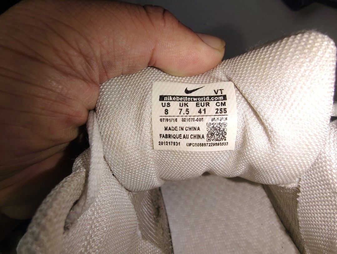 NIKE M2K WHITE (Category: Dress Shoes) located in Bulacan. Submitted by darkkhaine1015 (Listing ID 1463621869, Image 2). Description: NIKE M2K US 8 UK 7.5 EURO 41 CM 25.5 ISSUE LAST PICTURE ( rust stain ).