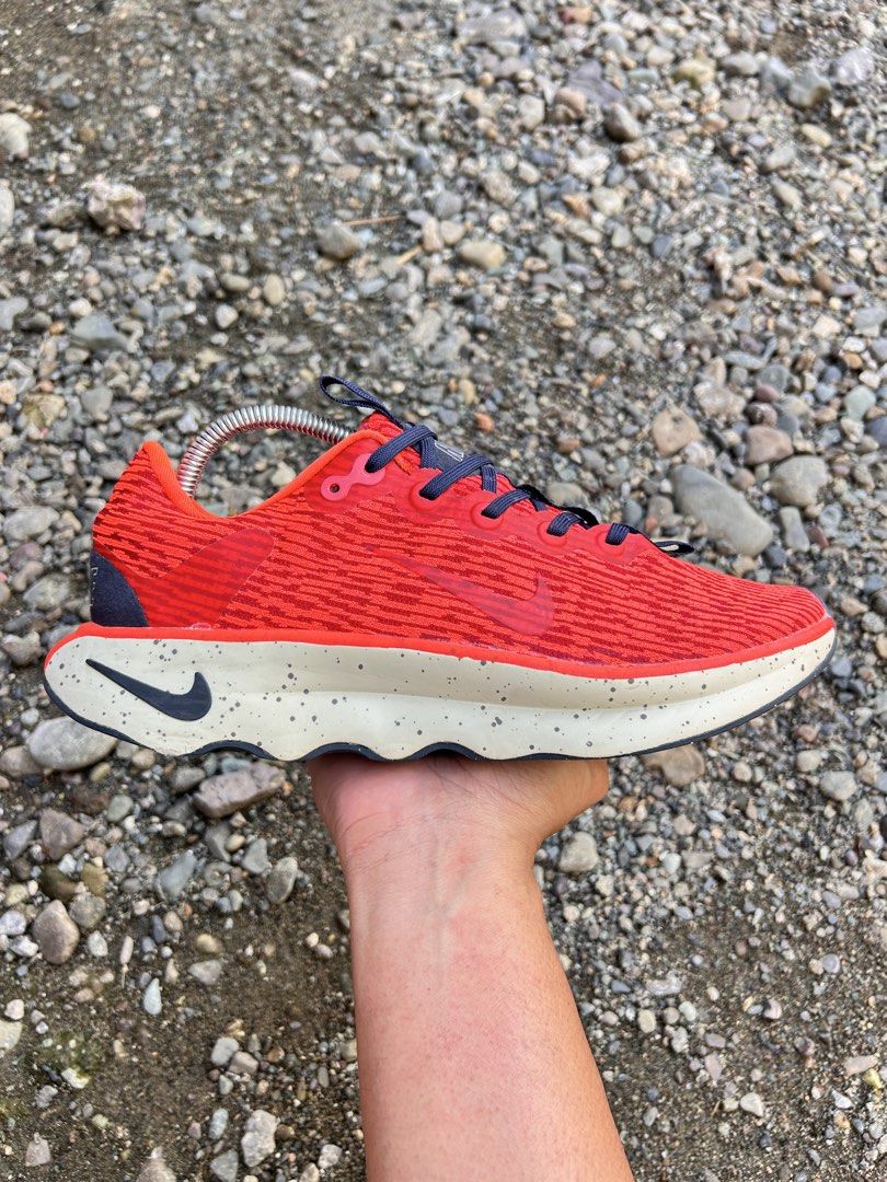 NIKE MOTIVA BRIGHT CRIMSON (Category: Sneakers) located in Cabanatuan. Submitted by thriftttttt (Listing ID 1463598764, Image 2). Description: SIZE: 9.5 US, 43 EUR, 27.5 CM.