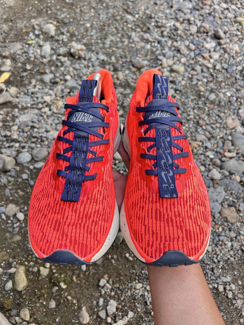 NIKE MOTIVA BRIGHT CRIMSON (Category: Sneakers) located in Cabanatuan. Submitted by thriftttttt (Listing ID 1463598764, Image 3). Description: SIZE: 9.5 US, 43 EUR, 27.5 CM.