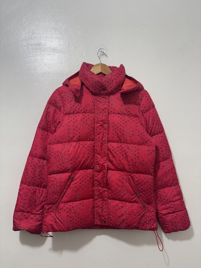 Nike Pink Down Puffer Jacket Women Large (Category: Coats, Jackets and Outerwear) located in Balanga. Submitted by winterlab_ph (Listing ID 1463675004, Image 3). Description: Code: A092 Width: 20.5 Length: 25.5 Shoulders: 16.5 Sleeves: 25.5 : needs wash.