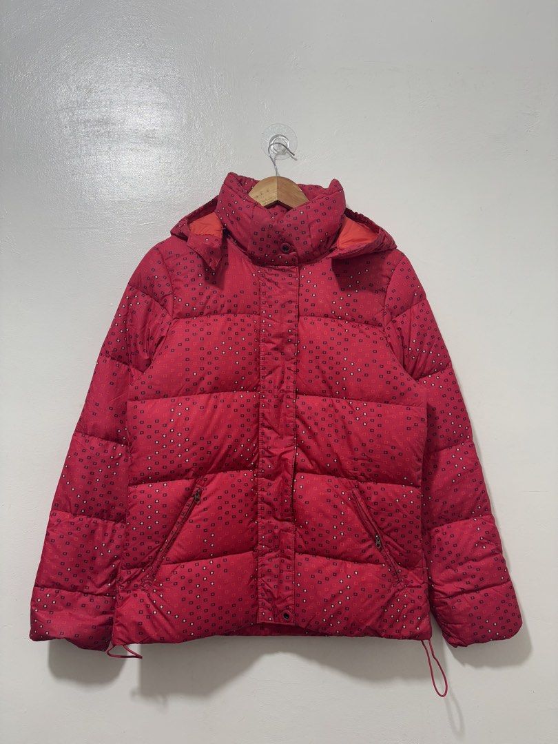 Nike Pink Down Puffer Jacket Women Large (Category: Coats, Jackets and Outerwear) located in Balanga. Submitted by winterlab_ph (Listing ID 1463675004, Image 1). Description: Code: A092 Width: 20.5 Length: 25.5 Shoulders: 16.5 Sleeves: 25.5 : needs wash.
