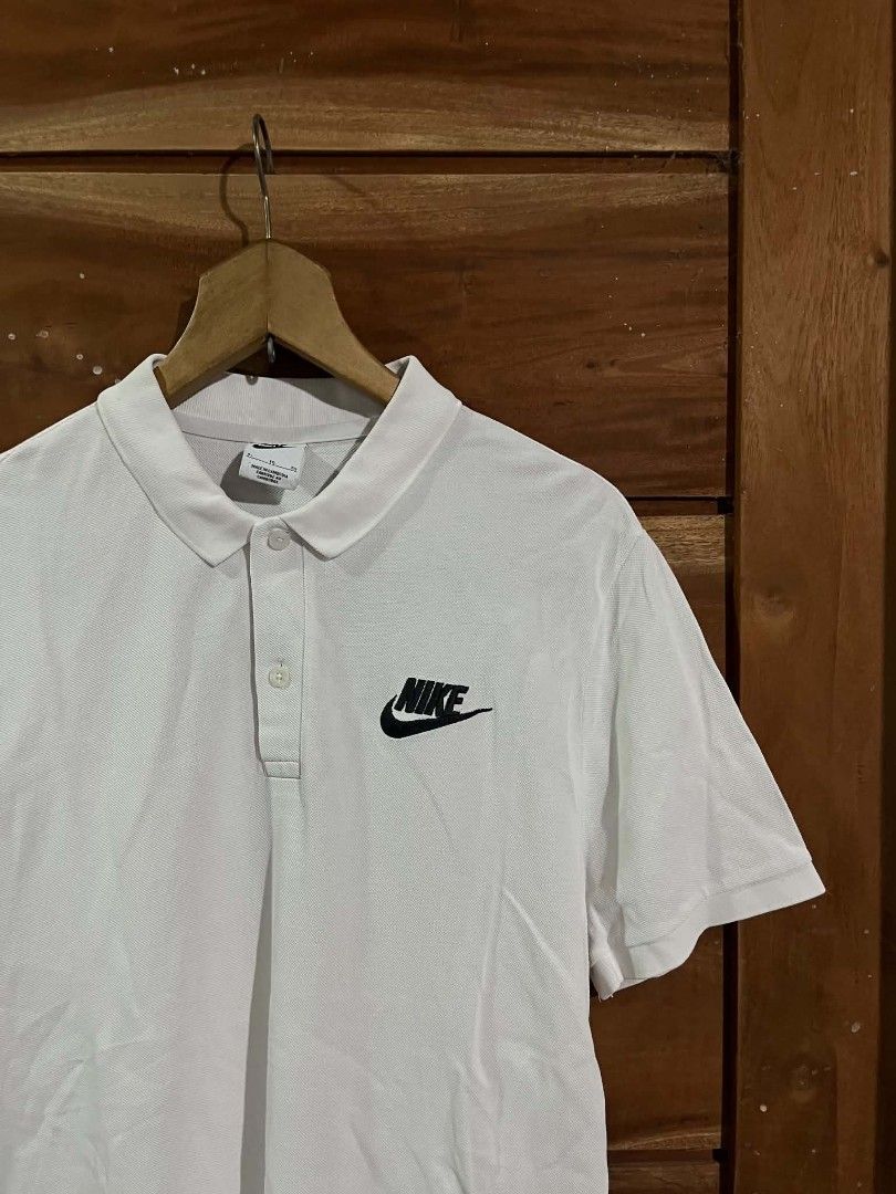 NIKE POLOSHIRT (Category: Formal Shirts) located in Tagum. Submitted by danelle_closet1106 (Listing ID 1463657372, Image 2). Description: IN GOOD CONDITION WITH ISSUE SEE LAST PICS NEEDWASH.