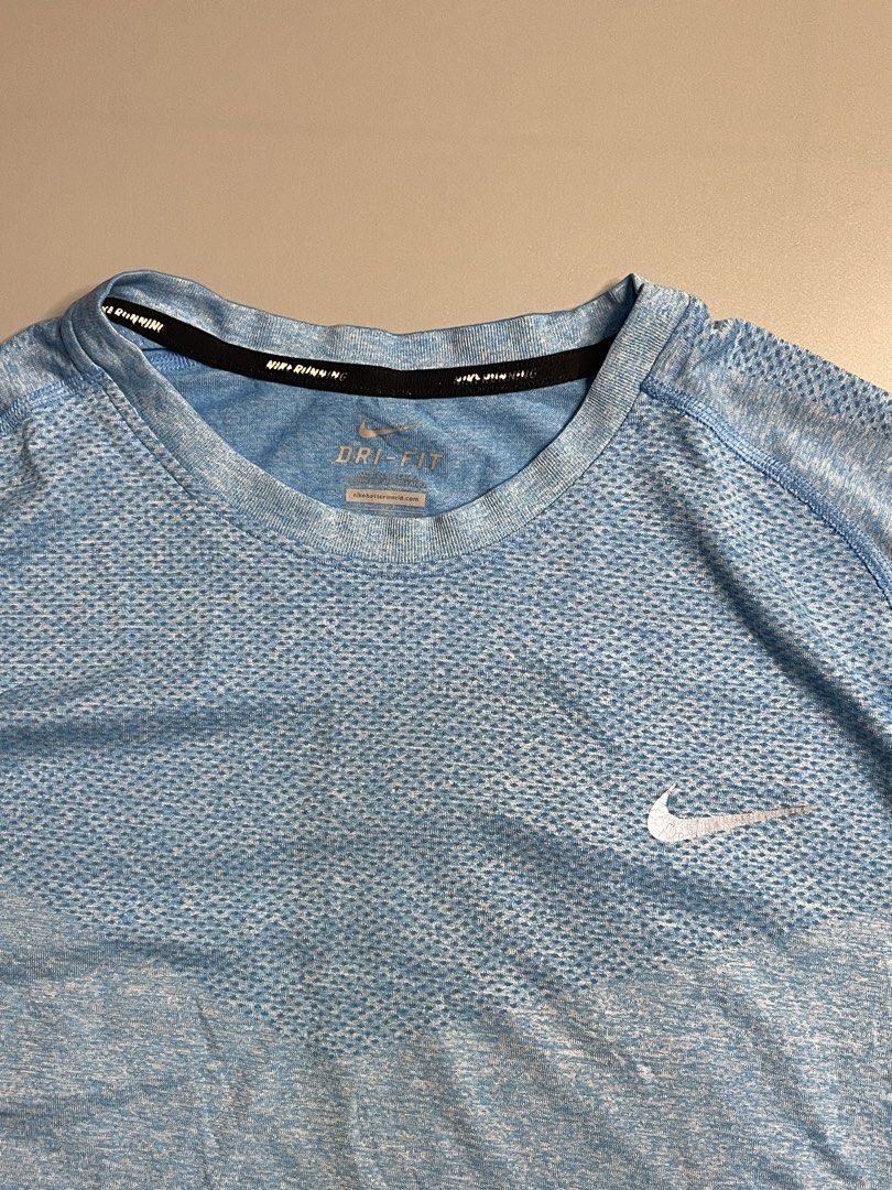 Nike Running (Category: Activewear) located in Pagadian. Submitted by thrift.wrld (Listing ID 1463708190, Image 2). Description: WTS! ⚡ Nike Running⚡ Size/Dimensions: 20.5 by 27 Condition: Good | 9.8/10 Color rate ( Sobrang solid nito sa personal) 🏷️ Price: 450 + 90sf Crack logo 📍 Loc: Pagadian City, Zamboanga Del Sur 💬 Drop a message for more details! .
