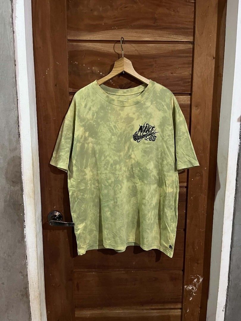 NIKE SB TIE-DYE TEE (Category: Activewear) located in Tagum. Submitted by danelle_closet1106 (Listing ID 1463648986, Image 2). Description: EXCELLENT SIZE:XL TO XXL KASYA WASH NA READY WEAR NADIN.
