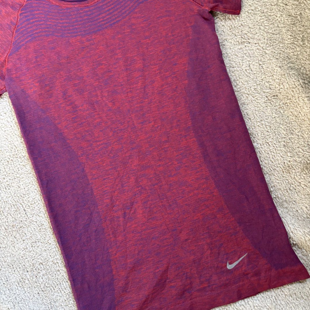Nike Shirt (XS) (Category: Activewear) located in Vigan. Submitted by chiyannav (Listing ID 1463694807, Image 2). Description: .