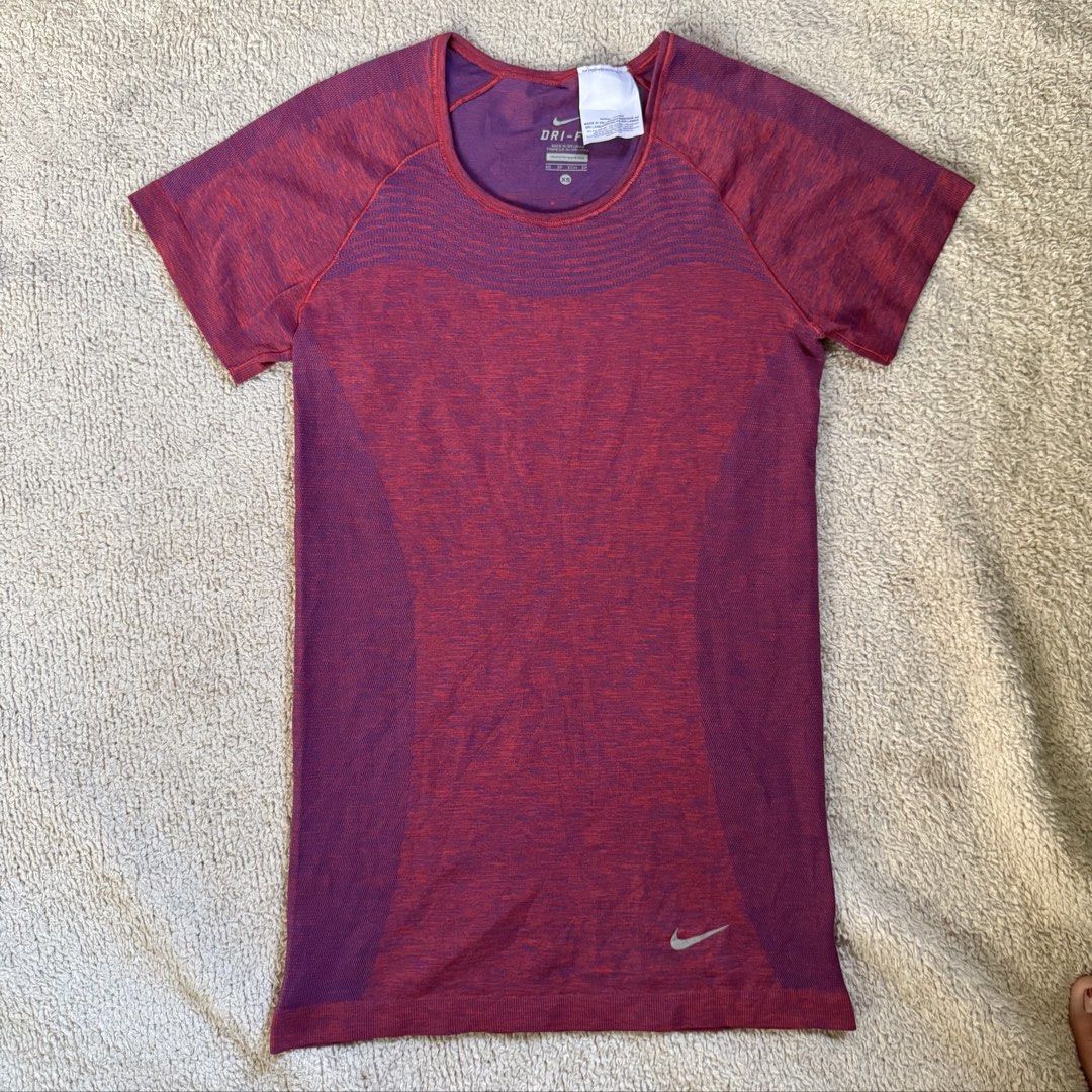 Nike Shirt (XS) (Category: Activewear) located in Vigan. Submitted by chiyannav (Listing ID 1463694807, Image 1). Description: .