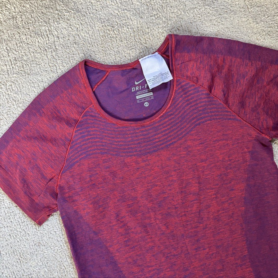 Nike Shirt (XS) (Category: Activewear) located in Vigan. Submitted by chiyannav (Listing ID 1463694807, Image 3). Description: .
