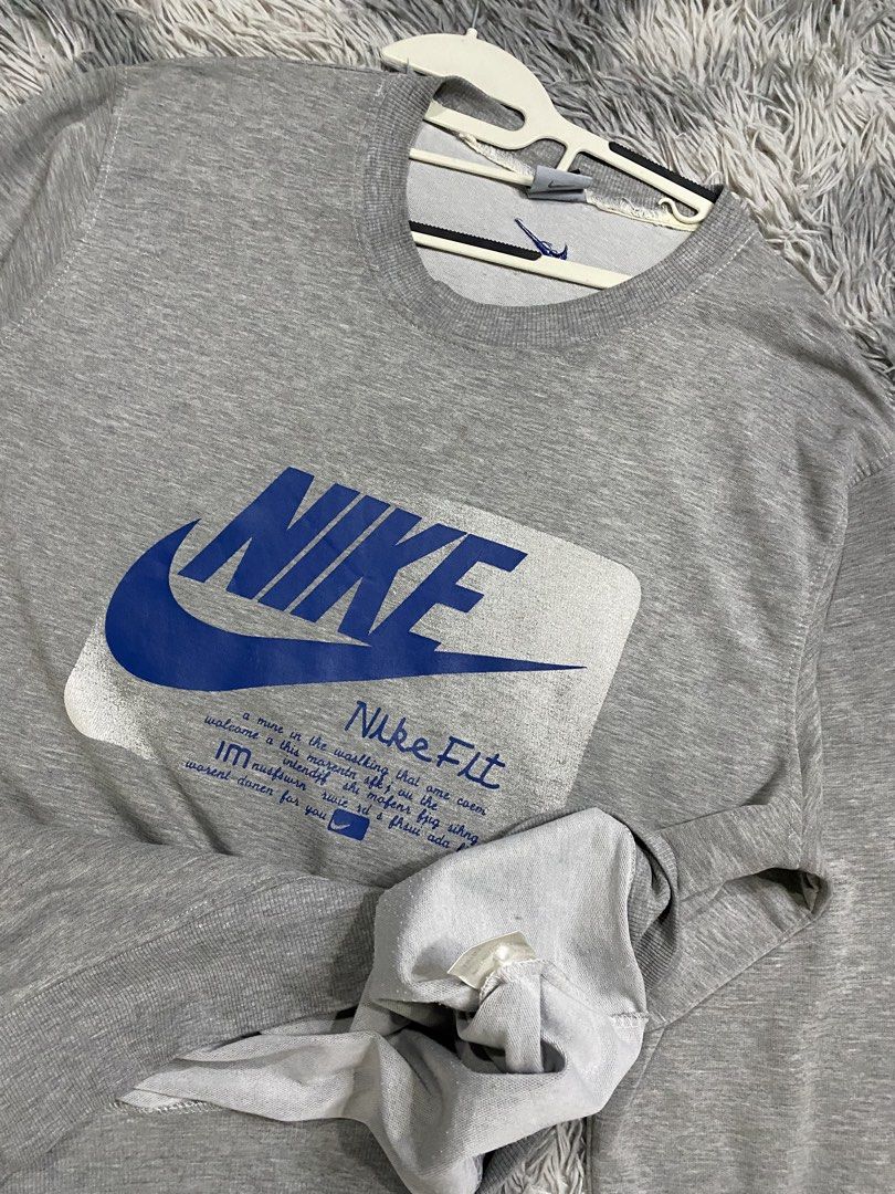 Nike sweatshirt (Category: Coats, Jackets and Outerwear) located in Manila. Submitted by kurtmnla (Listing ID 1463713260, Image 3). Description: Nike sweatshirt Size xl to fit/ Unisex Dimes 24x31 Good condition/ No issue 📍Quezon city.