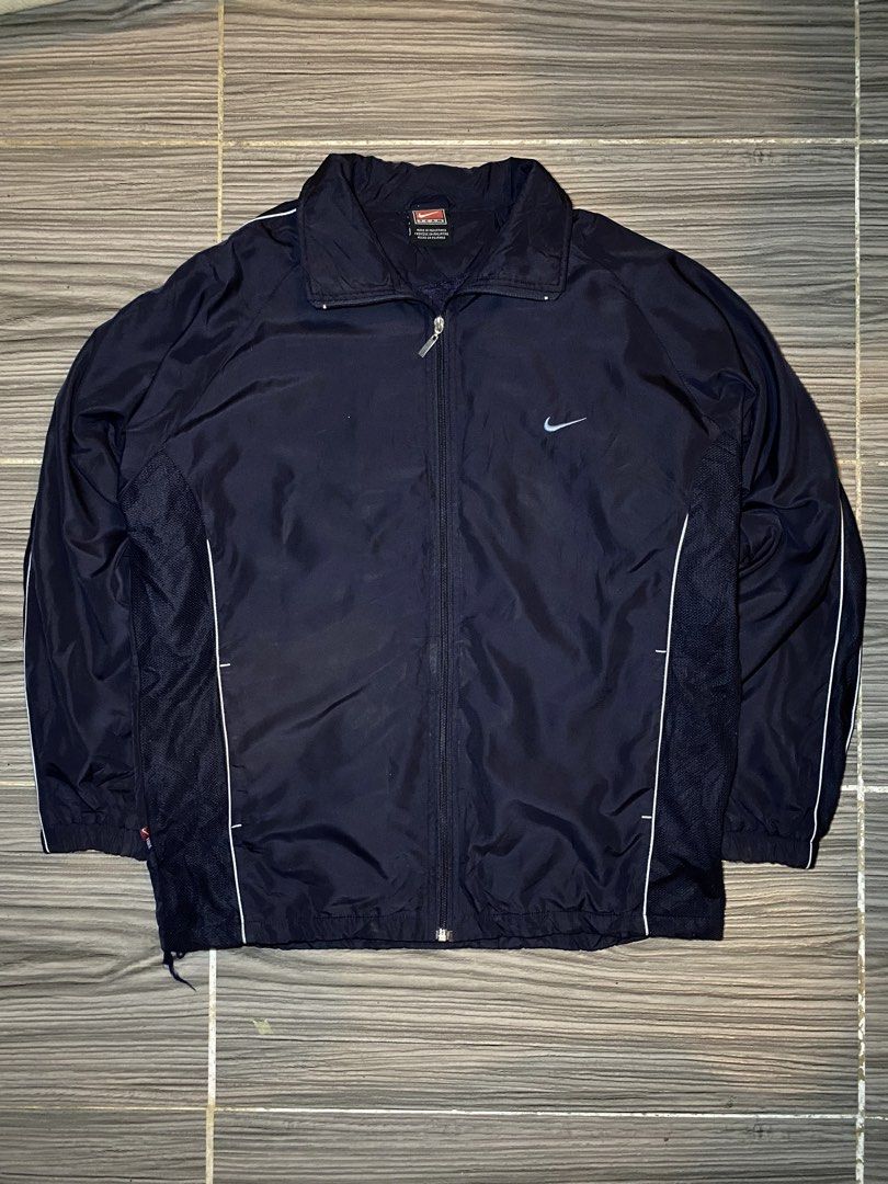 Nike Team Navy Blue Track Jacket (Category: Coats, Jackets and Outerwear) located in Quezon City. Submitted by yricbugayo66048 (Listing ID 1463683615, Image 1). Description: Vintage Made in Philippines W’23 L’28.