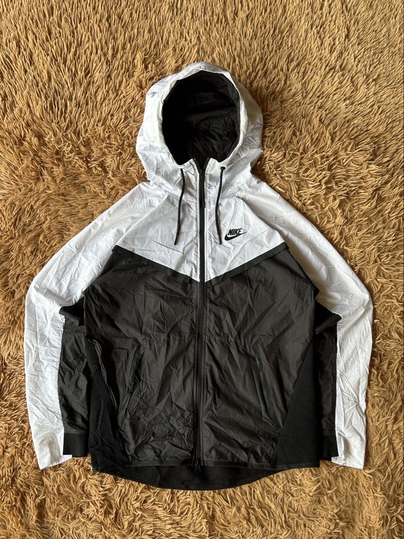 Nike Tech Hypermesh Windrunner Men's Jacket (Category: Hoodies) located in Cebu City. Submitted by thriftculture.ph (Listing ID 1463597387, Image 1). Description: Nike Tech Hypermesh Windrunner Men’s Jacket (White) Size- Large on tag Length- 27 Width- 21 Issue: None Color rate: 10/10 Crispy Condition.