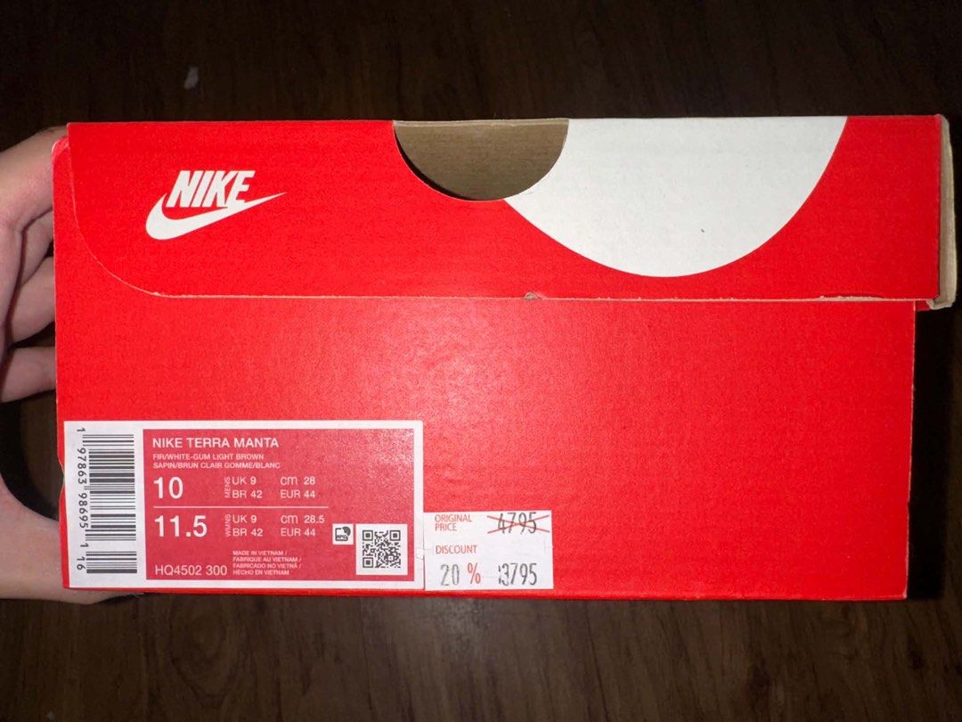 Nike Terra Manta Green (Category: Sneakers) located in Quezon City. Submitted by abtlex (Listing ID 1463659115, Image 2). Description: - NEVER WORN - Size 10 Men’s - ₱3,795 SRP - PM for more inquiries! RFS: Decluttering MOP: GCash MOD: Lalamove/J&T LOC: QC.