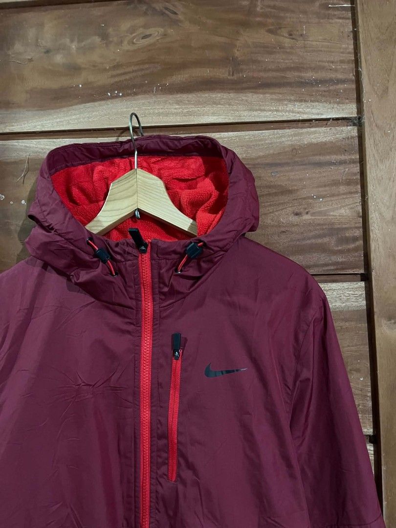 NIKE WINTER JACKET (Category: Activewear) located in Tagum. Submitted by danelle_closet1106 (Listing ID 1463652769, Image 2). Description: EXCELLENT SIZE:SMALL TO MEDIUM WASH NA READY TO USED.