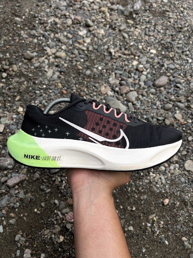 NIKE ZOOM FLY 5 ‘BLACK GHOST GREEN’ (Category: Sneakers) located in Cabanatuan. Submitted by thriftttttt (Listing ID 1463595639, Image 2). Description: SIZE: 10.5 US, 44.5 EUR, 28.5 CM.