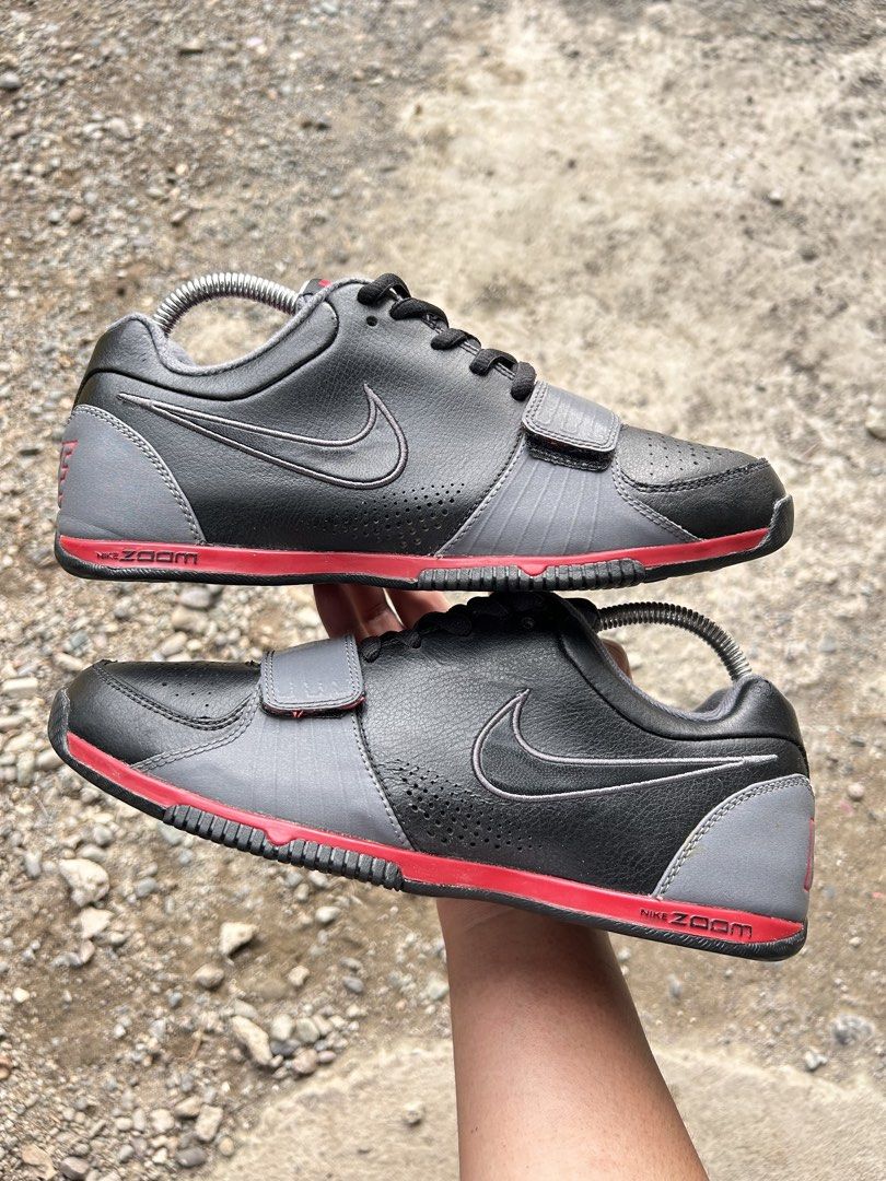 NIKE ZOOM TR2 (Category: Sneakers) located in Cabanatuan. Submitted by thriftttttt (Listing ID 1463639991, Image 1). Description: SIZE: 7.5 US, 40.5 EUR, 25.5 CM.