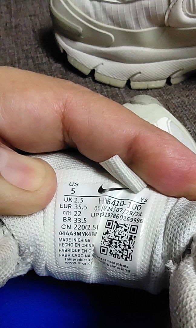 Nike Zoom Vomero Roam "Summit White" (Category: Sneakers) located in Manila. Submitted by myno23lenel (Listing ID 1463607129, Image 3). Description: For sale Nike Zoom Vomero Roam "Summit White" sneakers for womens size 5 euro 35.5 , 100% authentic No box, signs of usage ,normal The only issue is minimal stains,repainted presentable pair For only 1.4k Location Fairview.