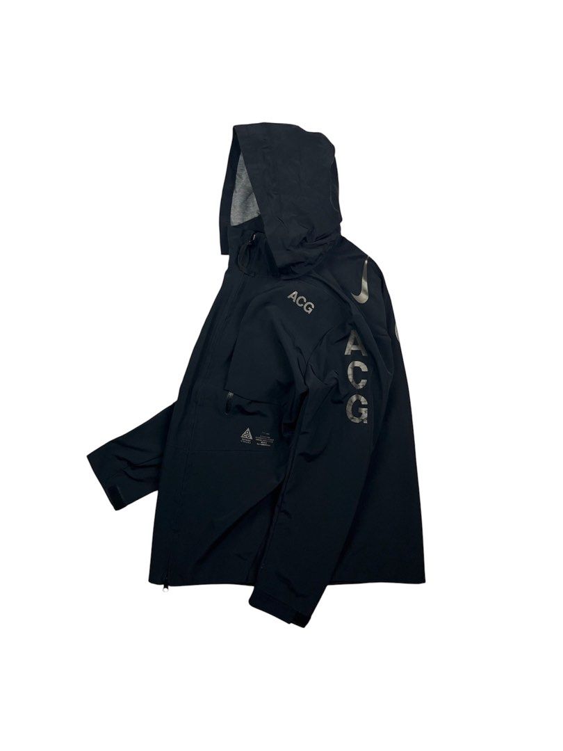 NikeLab — ACG 2-in-1 System Gore-Tex Jacket F/W15 (Category: Coats, Jackets and Outerwear) located in Puerto Princesa. Submitted by midas24k (Listing ID 1463560929, Image 3). Description: NikeLab — ACG 2-in-1 System Gore-Tex Jacket F/W15 When Mark Parker tapped Errolson Hugh to reboot Nike’s ACG line in 2014, this 2-in-1 System Jacket was the definitive flagship piece that redefined utility fashion. Engineered with a heavy-duty, waterproof Gore-T