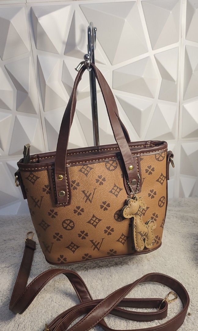 No Brand Brown Bucket Bag (Category: Cross-body Bags) located in Pasig City. Submitted by xcess_baggage (Listing ID 1463628173, Image 1). Description: .