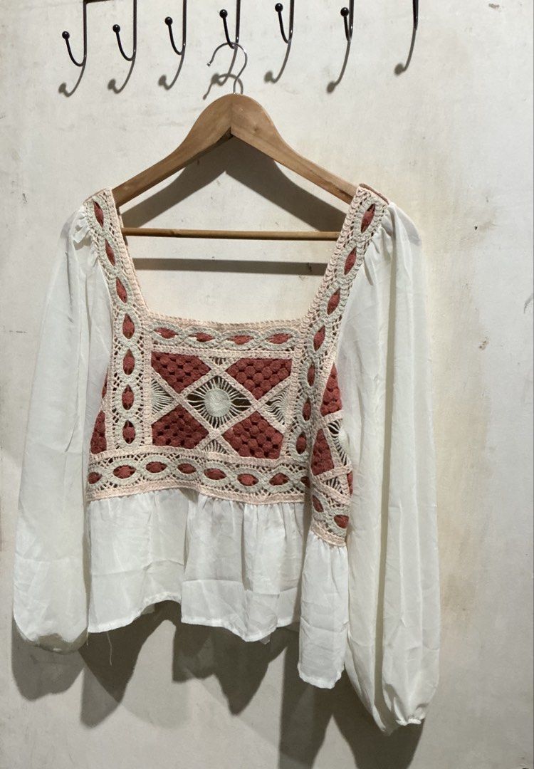 NO BRAND CROCHET BOHO TOP (Category: Longsleeves) located in Dagupan City. Submitted by trendies_collection (Listing ID 1463643650, Image 3). Description: Preloved No size, Keri sa large to xl Mesh yung sleeves No issue.